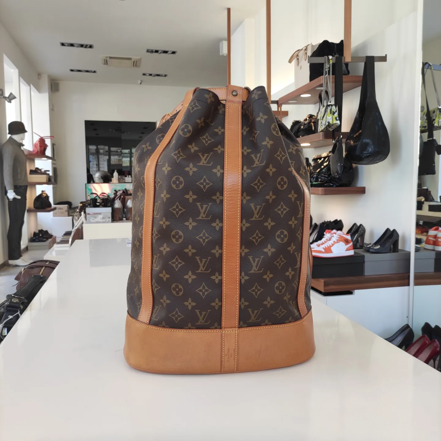 Zaino Louis Vuitton Outdoor in tela monogram e pelle taiga nera