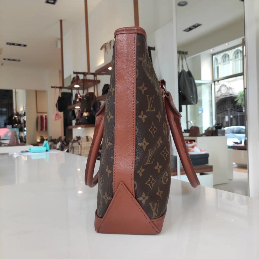 Borsa Louis Vuitton Sac weekend MM vintage in tela monogram e finiture in  pelle marrone – Easy Luxury – Borse usate di Lusso