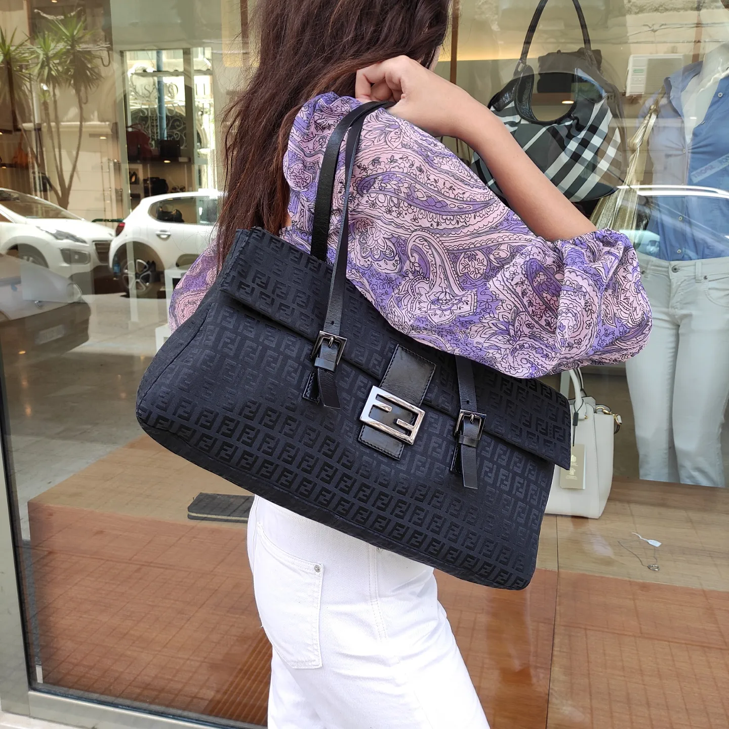 Fendi maxi baguette outlet