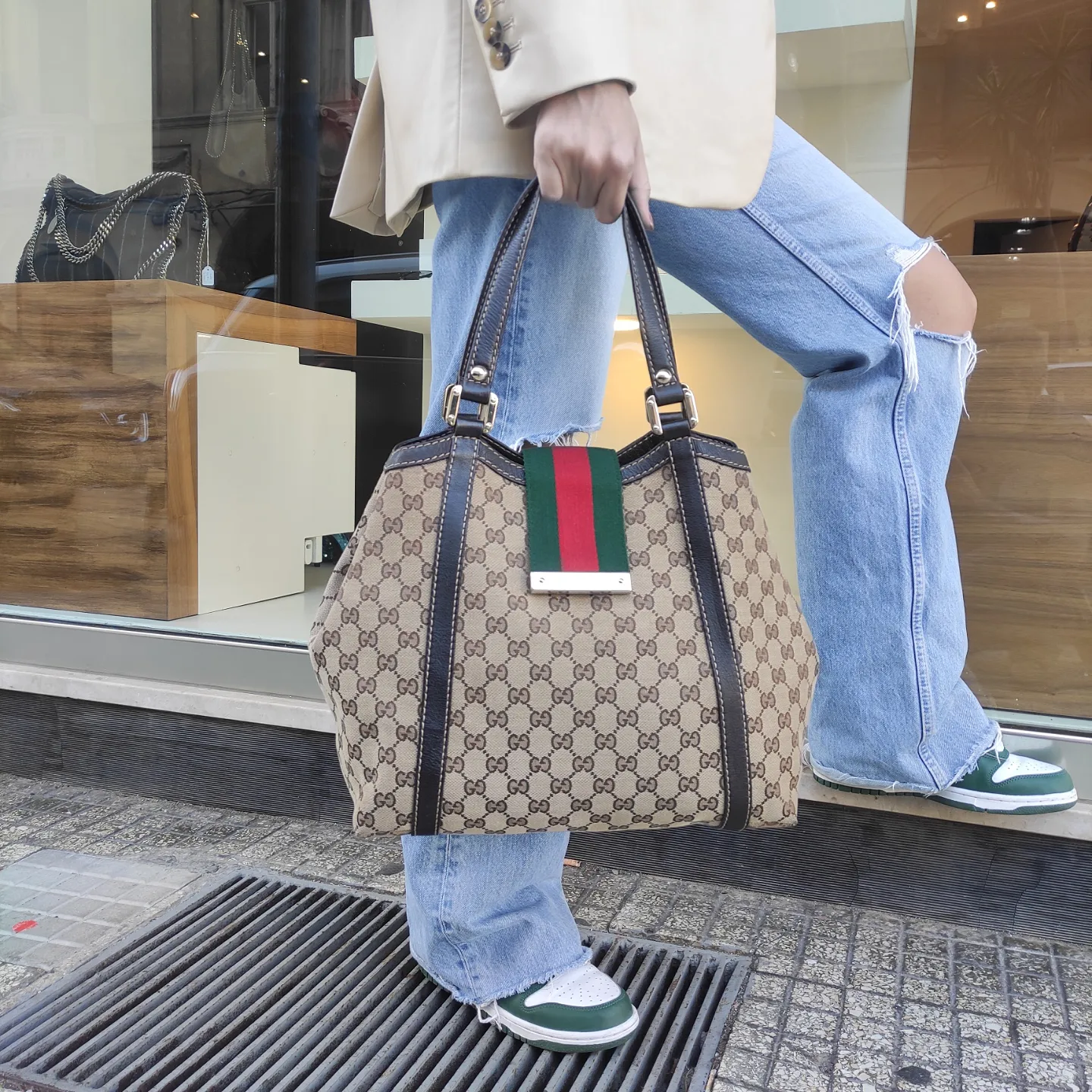 Borsa Gucci in tessuto GG finiture in pelle marrone e chiusura con nastro web Stile 233607 Easy Luxury Borse usate di Lusso