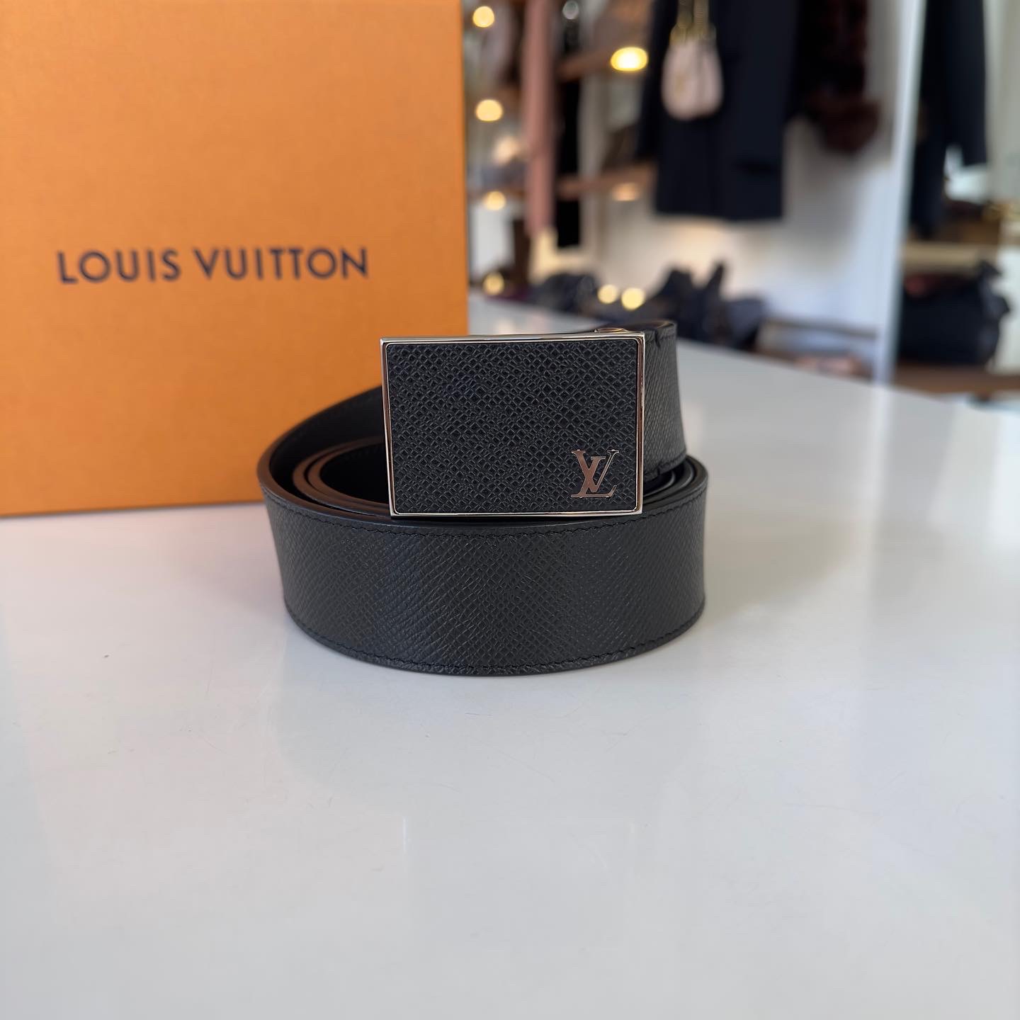 Cintura uomo Louis Vuitton Metropole in pelle Taiga – Easy Luxury