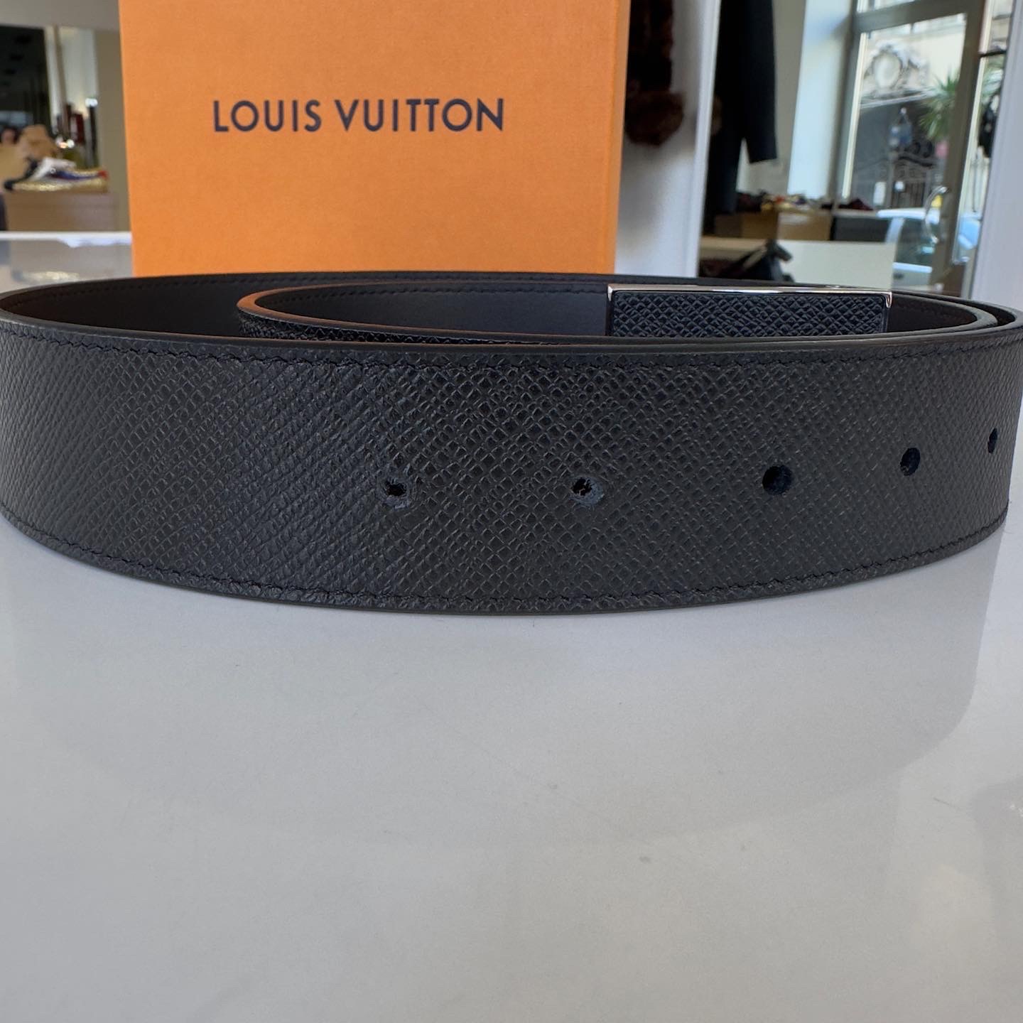 Cintura uomo Louis Vuitton Metropole in pelle Taiga – Easy Luxury
