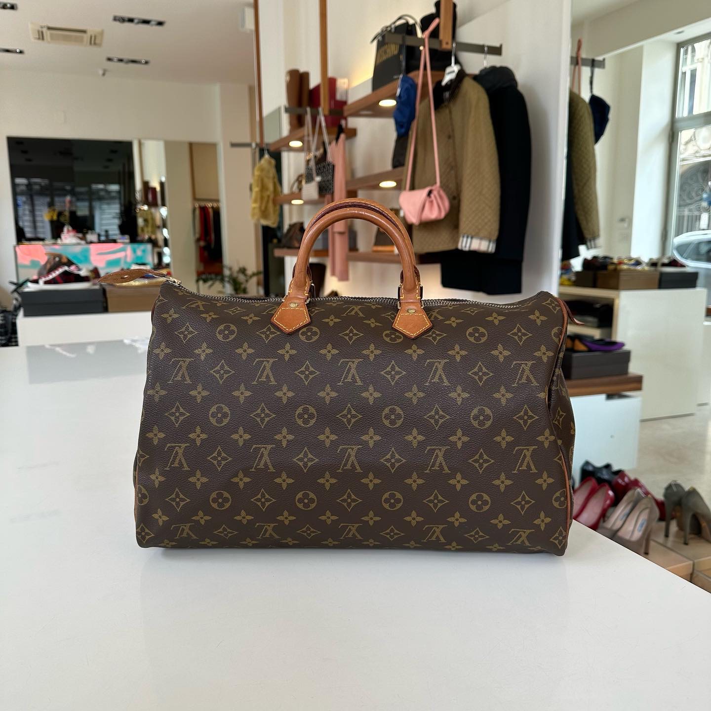 Bauletto Louis Vuitton, Tela Monogram, Abbigliamento e Corredi