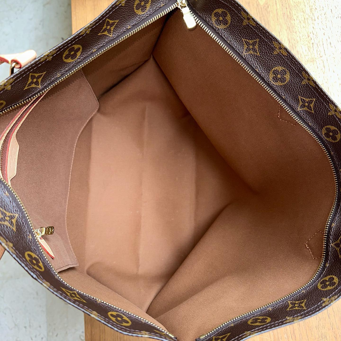 Borsa Louis Vuitton Viva Cité in tela monogram e finiture in