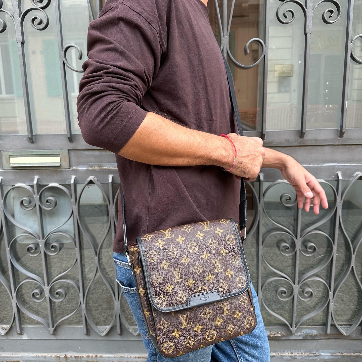 Louis Vuitton borsa a tracolla Bass PM in tela Monogram Macassar