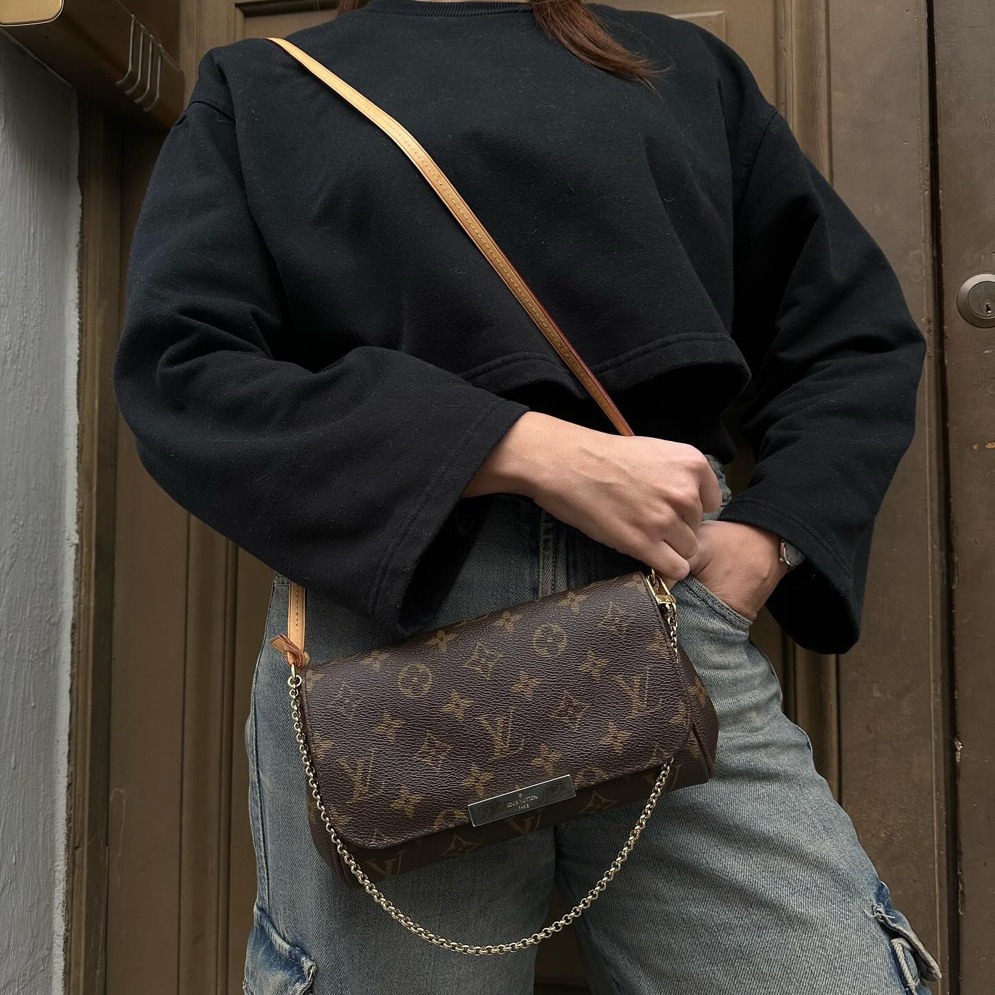 Borsa Louis Vuitton Favorite PM in tela monogram e finiture in vacchetta naturale Easy Luxury Borse usate di Lusso