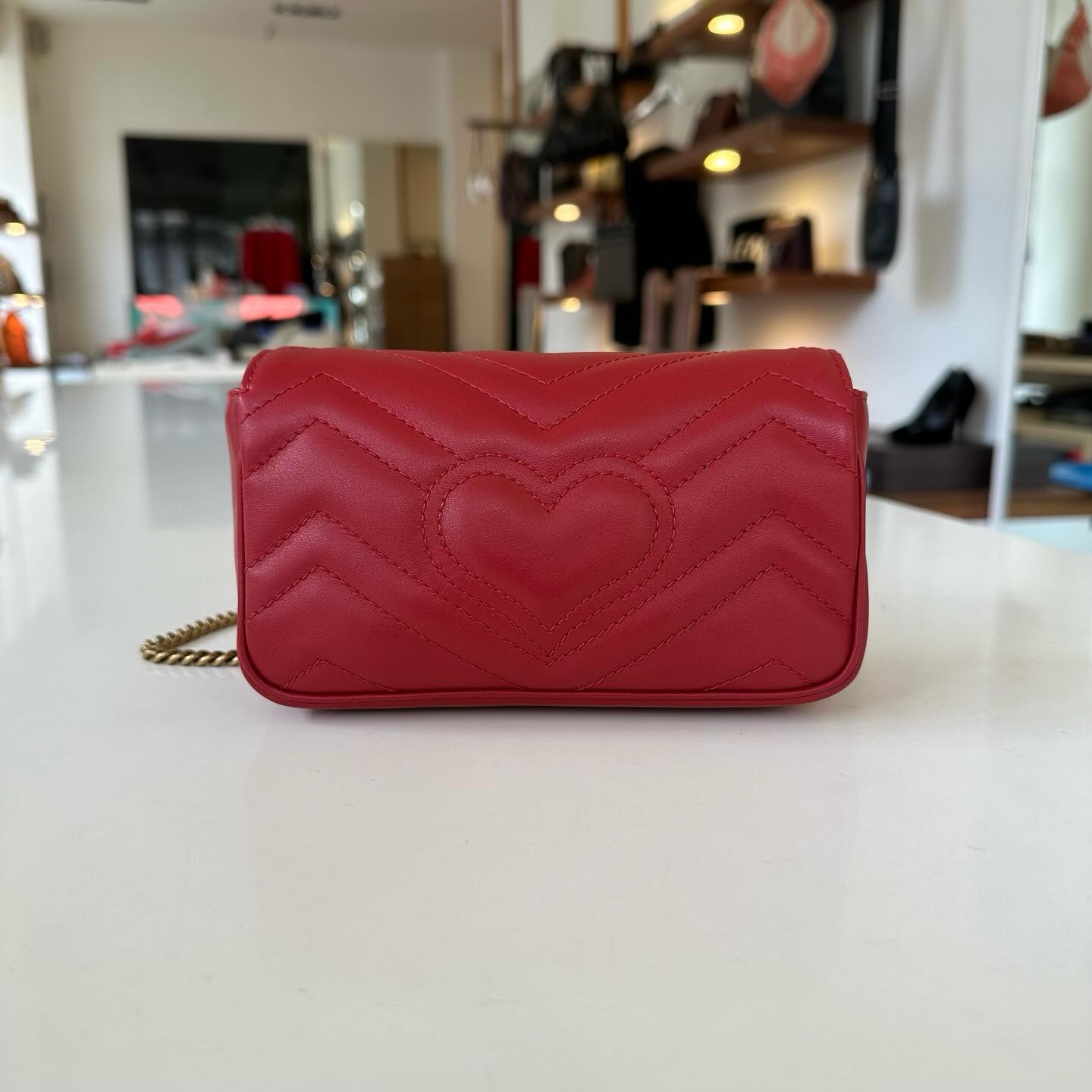 Gucci mini borsa GG Marmont in pelle matelasse Stile 476433 Easy Luxury Borse usate di Lusso
