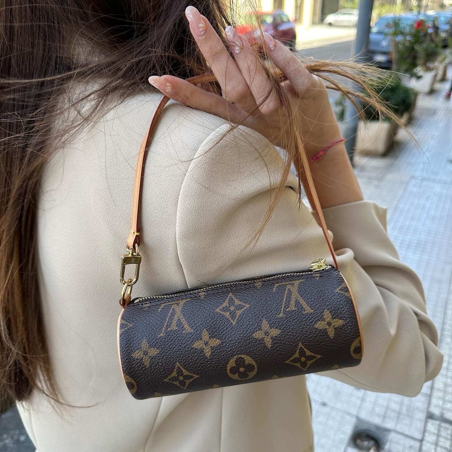 Louis Vuitton mini Papillon in tela monogram e finiture in vacchetta naturale Easy Luxury Borse usate di Lusso